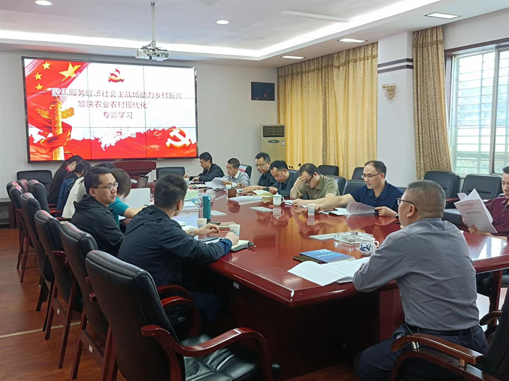 3bb42e198a374120b7db943ab997395a.jpg 3bb42e198a374120b7db943ab997395a.jpg