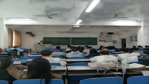 47947489f94f4edba5f1c15eb463a79e.jpg 主题班会(1).jpg