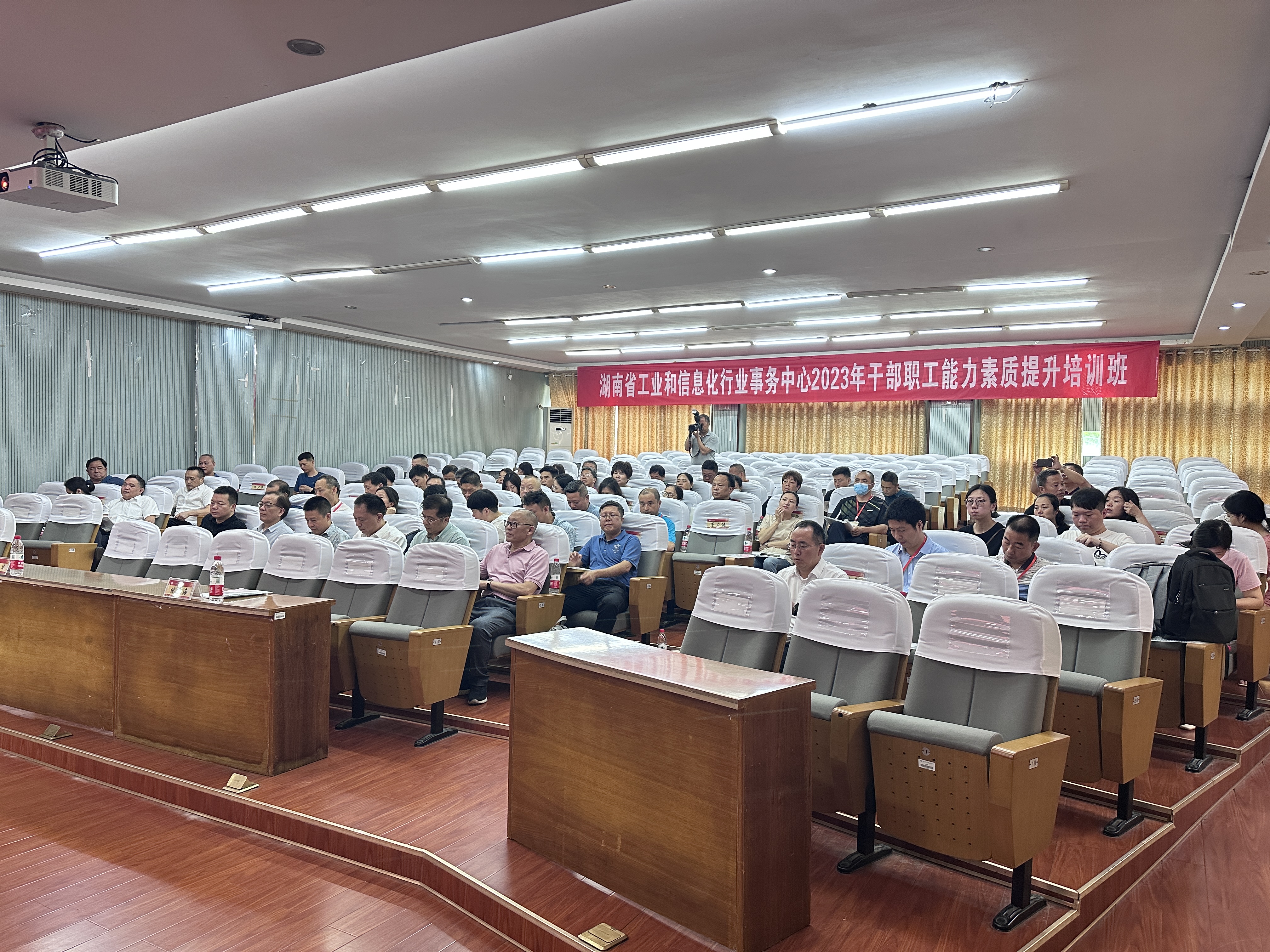 90a29ecd450b4282a258582aea57f2d3.jpg 90a29ecd450b4282a258582aea57f2d3.jpg