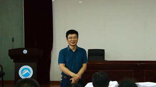 9aca42fdf2de4c96b2717f432fe1e604.jpg 童杰成发言.jpg